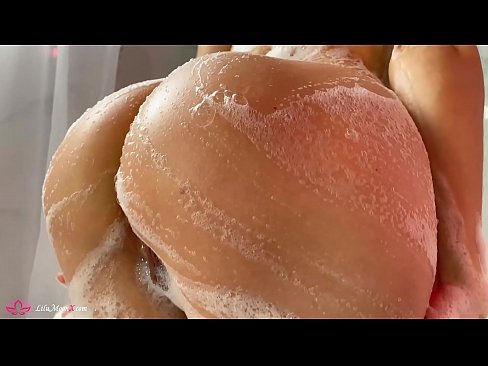 ❤️ Brunette masturbearet poesje mei Vibrator nei intens orgasme yn dûs Seksfideo by wy ❌️❤