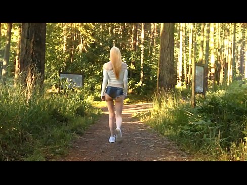 ❤️ Moaie frou beweecht stadich, net neaken video Seksfideo by wy ❌️❤