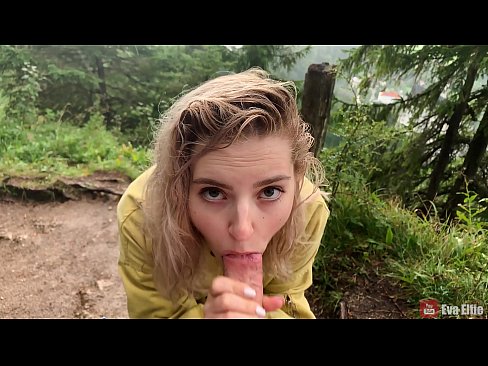❤️ Meisje slikket cum nei in iepenbiere blowjob - Eva Elfi Seksfideo by wy ❌️❤